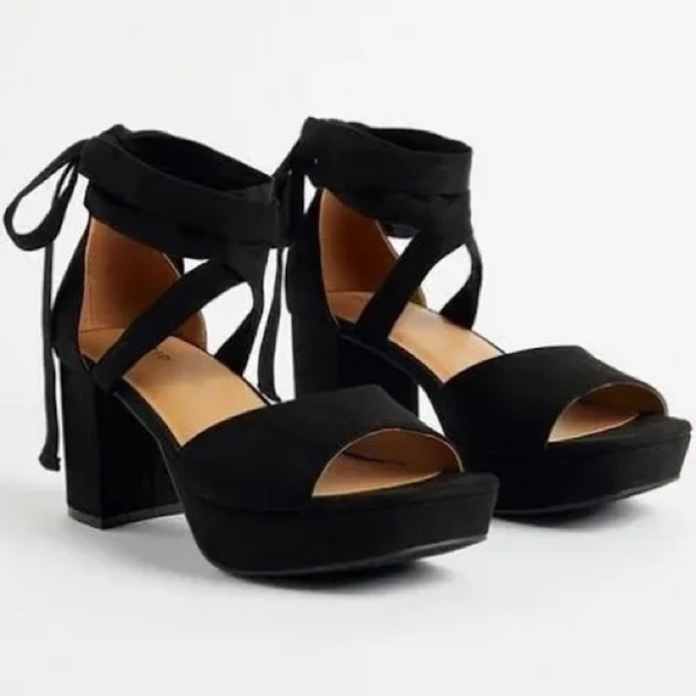 Torrid Strappy Tapered Platform Heel Size 9W NWT